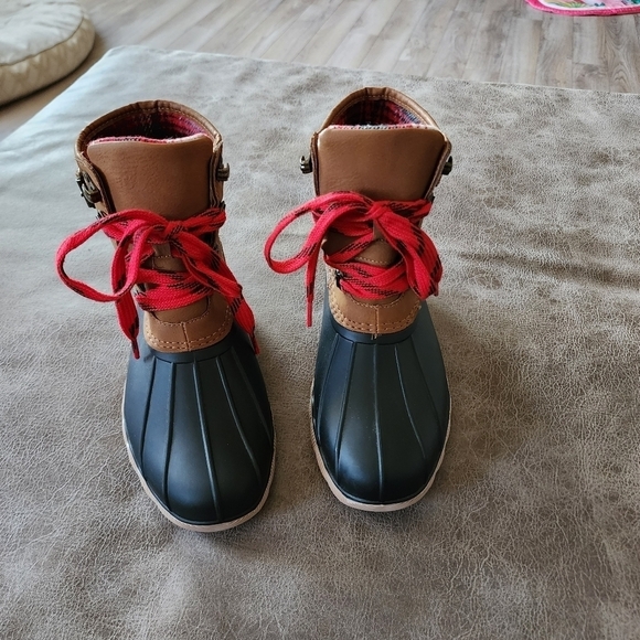 Maurices Jade Side Buckle Lace Up Duck Boot - Picture 4 of 8